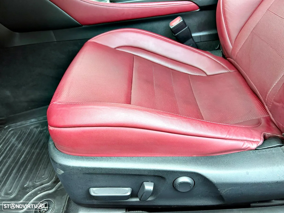 Lexus RC 300h Luxury - 10