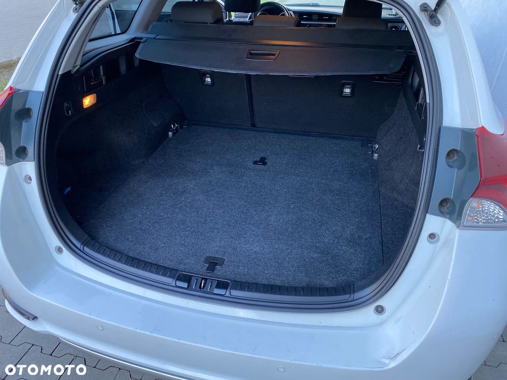 Toyota Auris Hybrid 135 Premium - 18