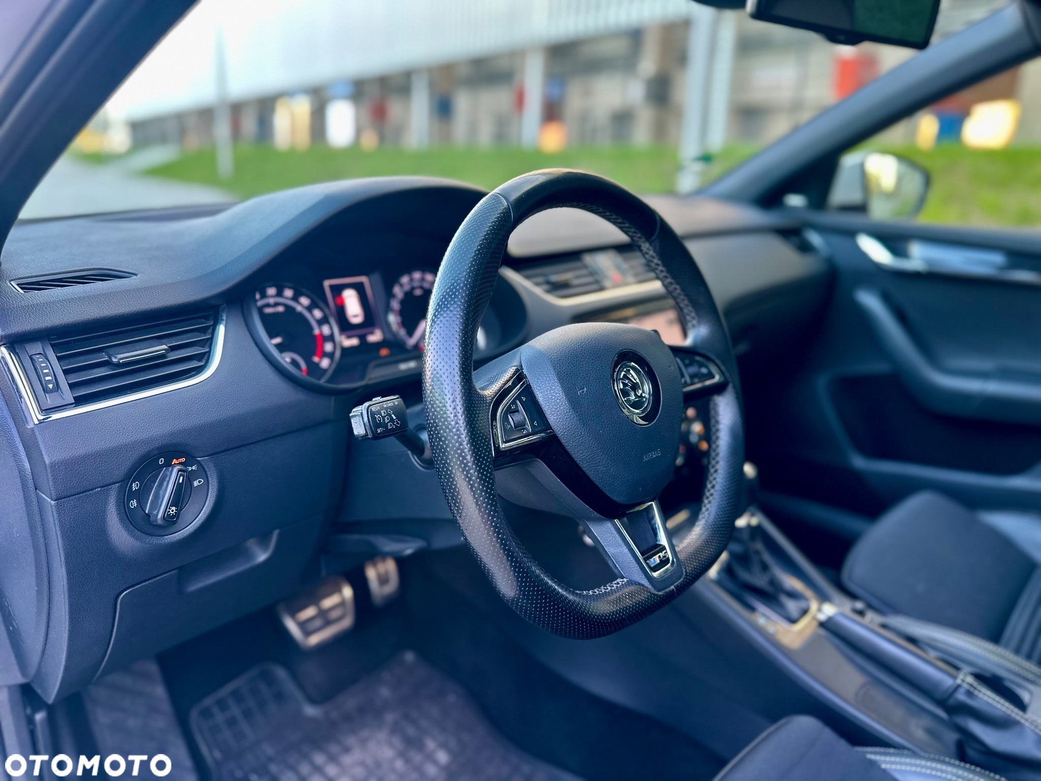 Skoda Octavia 2.0 TDI DSG RS - 29