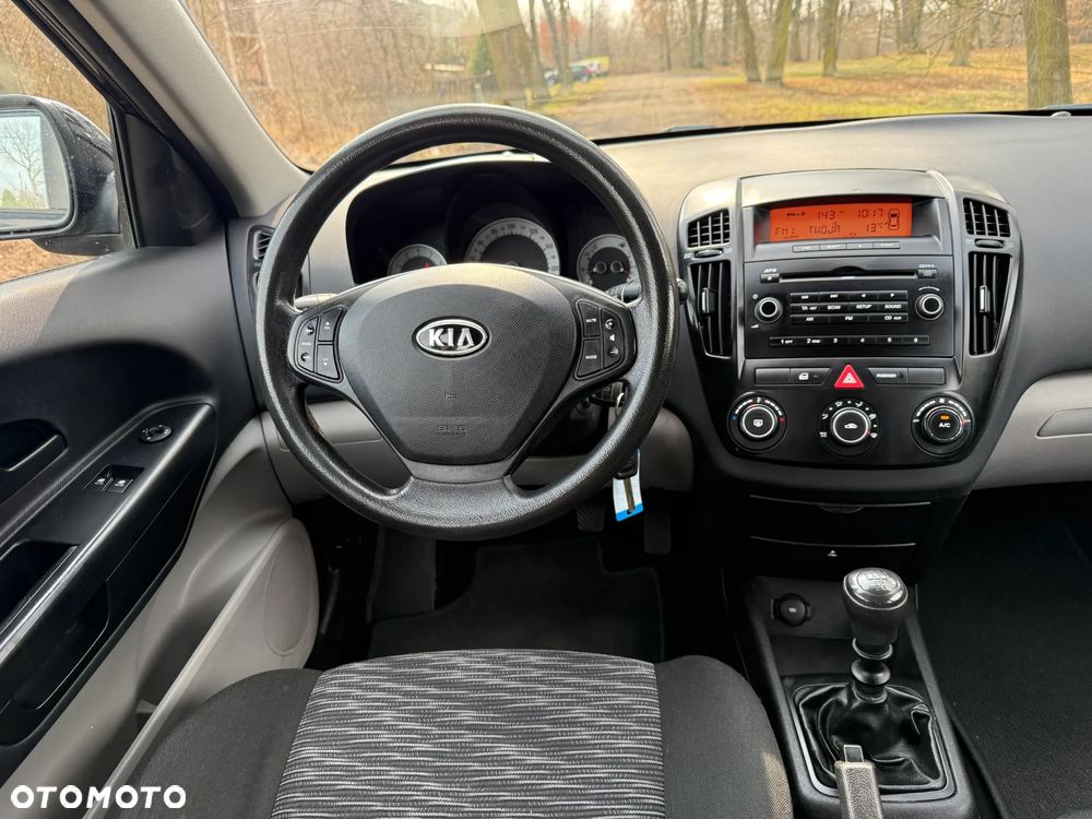 Kia Ceed 1.4 CVVT LX - 20