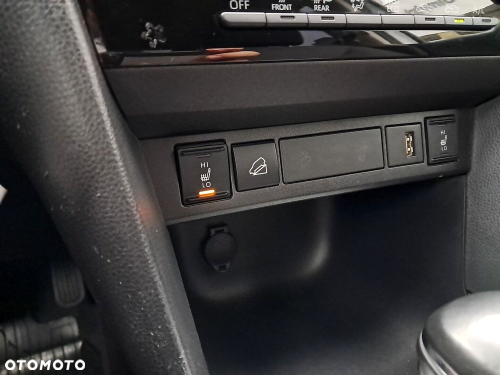 Toyota Yaris Cross Hybrid 1.5 Comfort 4x4 - 24