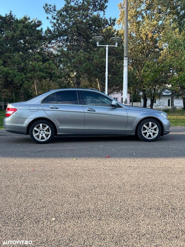 Mercedes-Benz C - 9