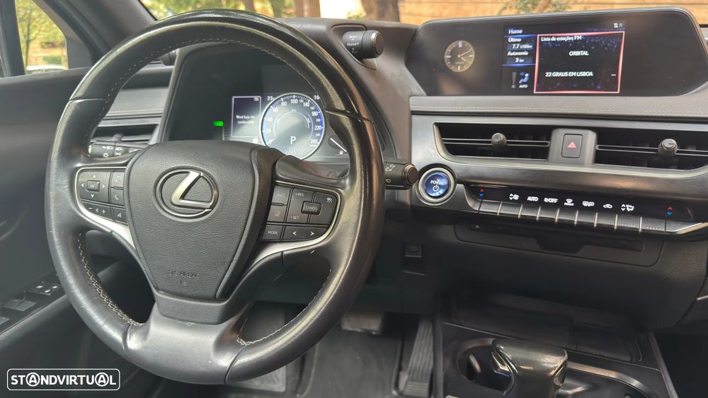 Lexus UX 250h Business - 18