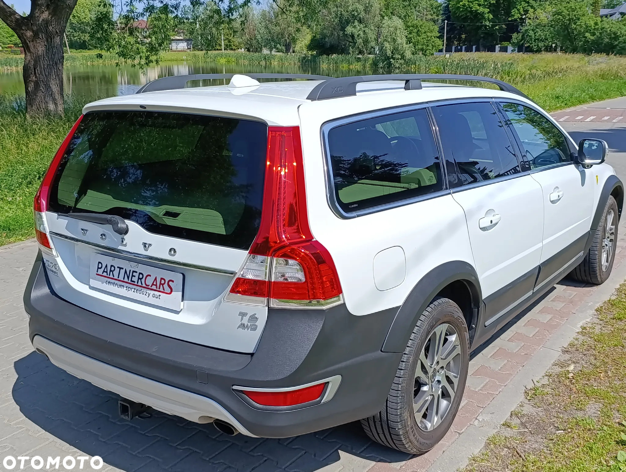 Volvo XC 70 T6 AWD Dynamic Momentum - 4