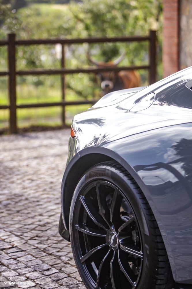 Aston Martin Vantage Coupe 4.0 Twin-Turbo V8 - 14