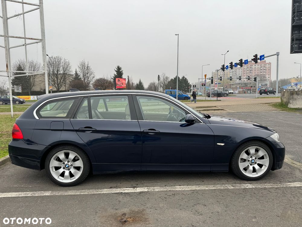 BMW Seria 3 330d DPF Touring - 3