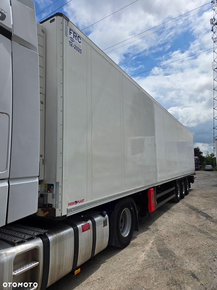 Schmitz Cargobull SCB - 3