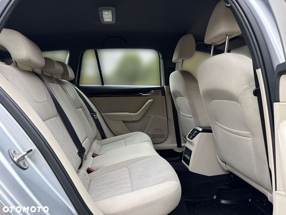 Skoda Octavia 1.5 TSI ACT Style DSG - 17