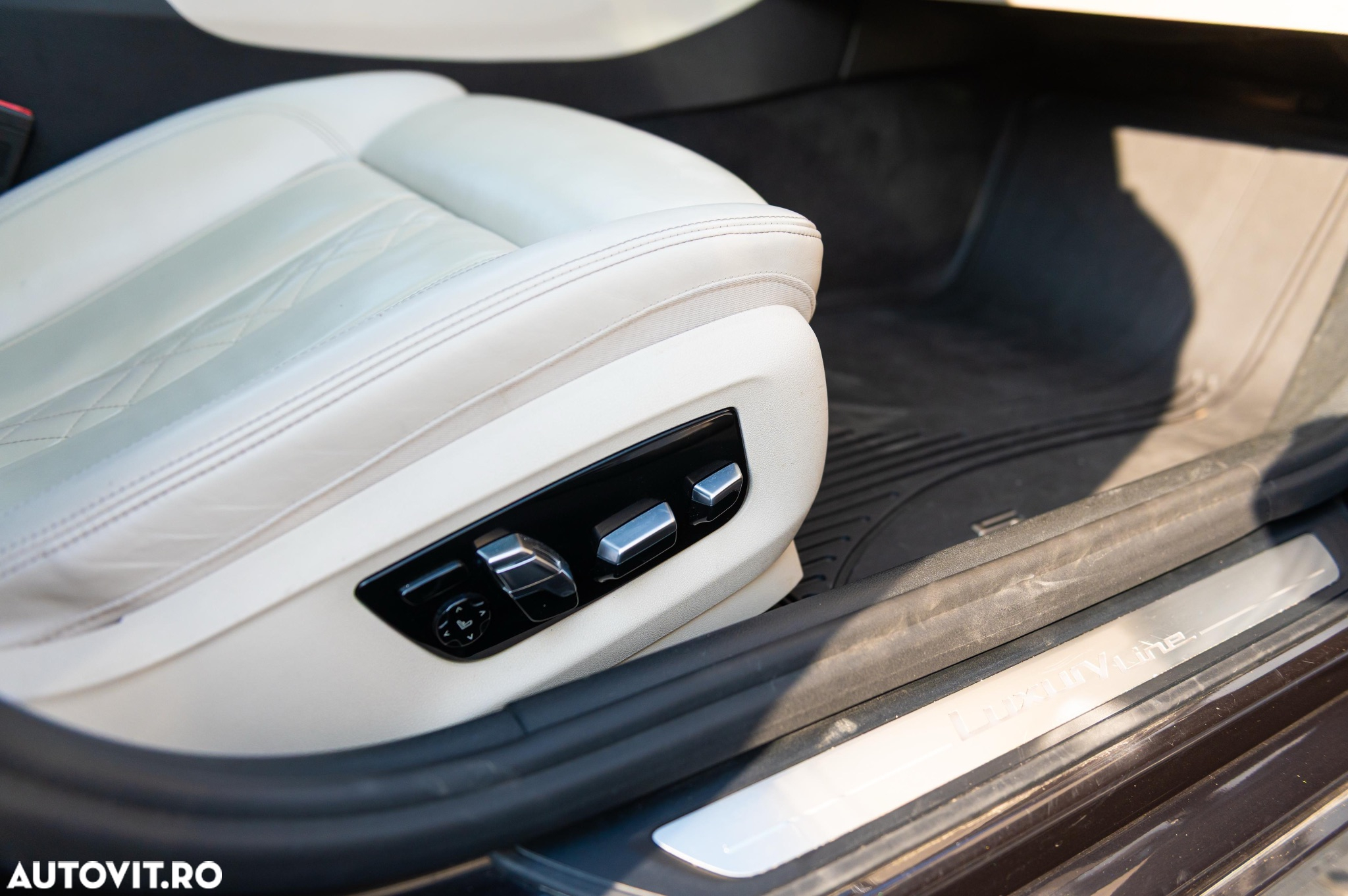 BMW Seria 5 530d xDrive AT - 30