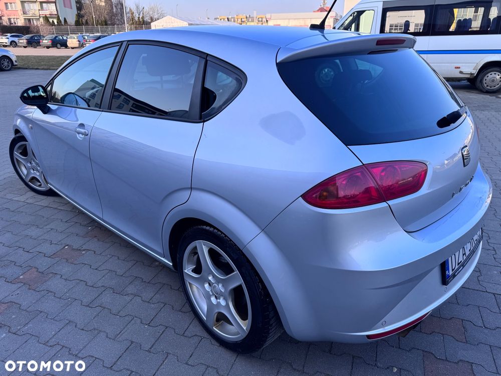 Seat Leon 2.0 TDI DPF DSG Sport - 4
