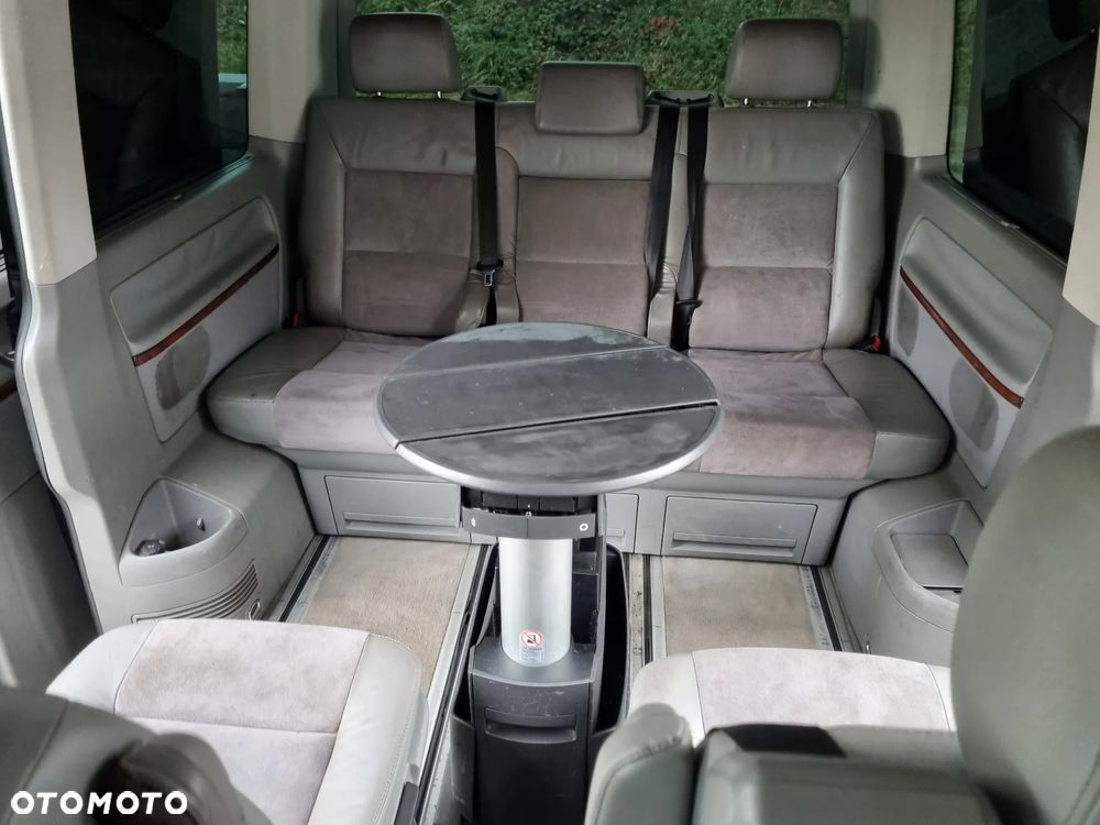 Volkswagen Multivan - 19