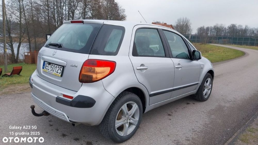 Suzuki SX4 - 4