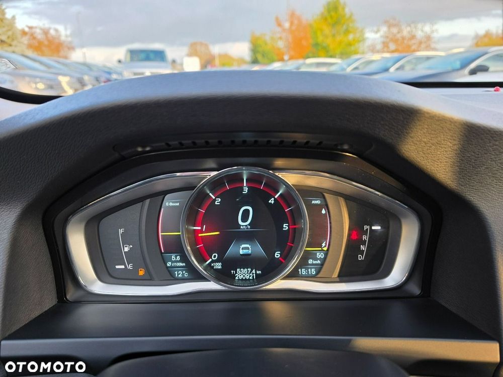 Volvo V60 D6 AWD Plug-in Hybrid Summum - 35