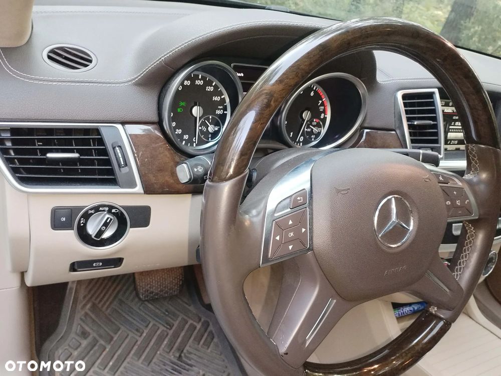 Mercedes-Benz GL 400 4Matic 7G-TRONIC - 19