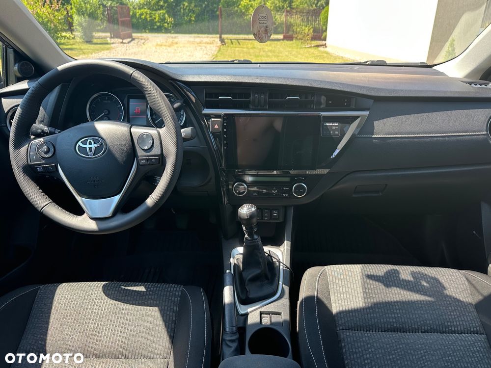 Toyota Auris 1.6 Premium Comfort - 13