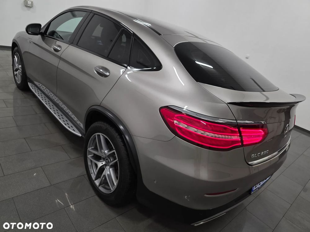 Mercedes-Benz GLC 250 4Matic 9G-TRONIC AMG Line - 5