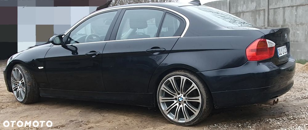 BMW Seria 3 325i - 4