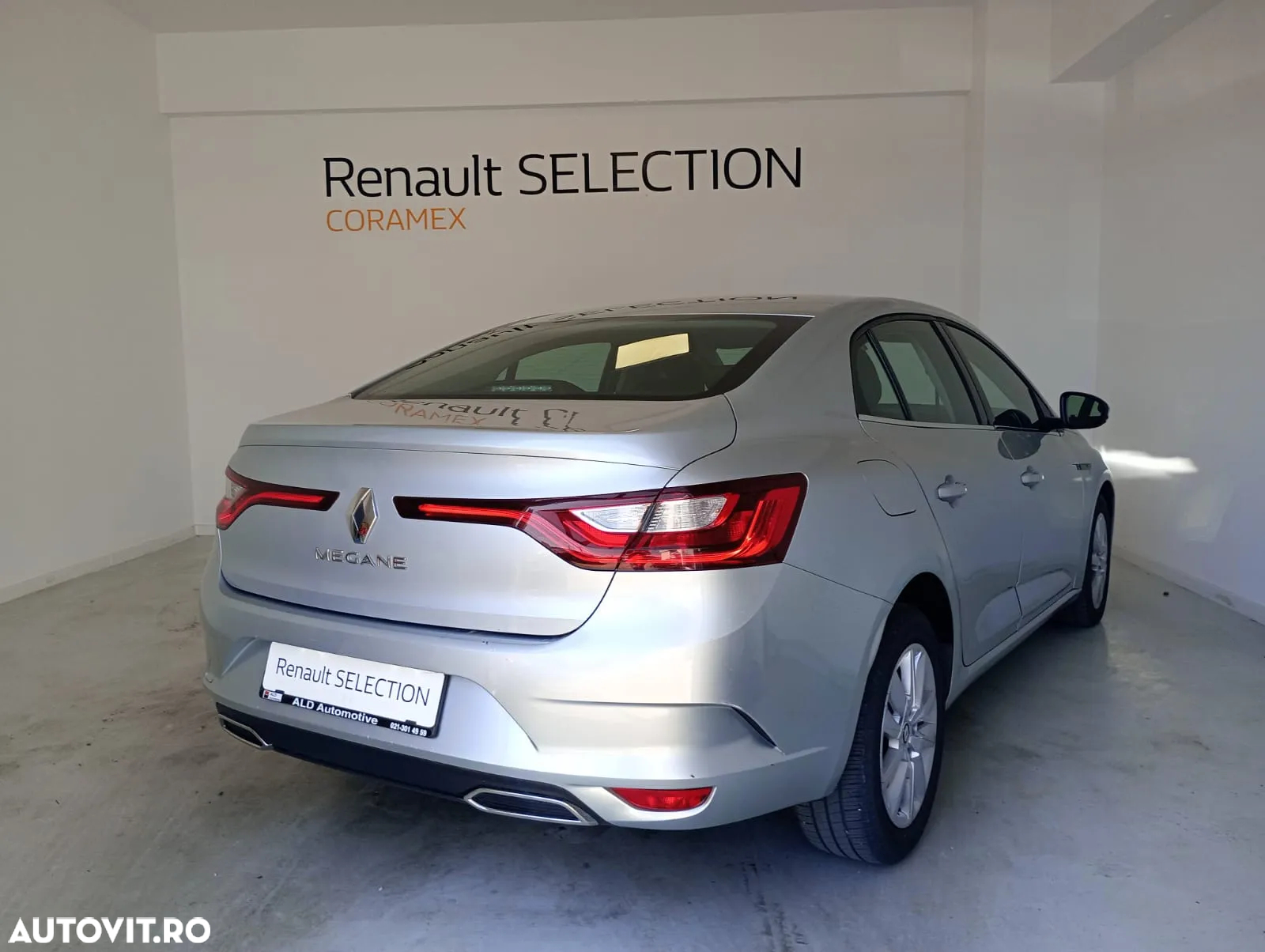 Renault Megane TCe EDC Zen - 10