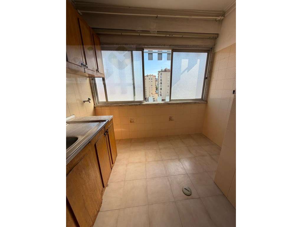 Excelente T1 com Cozinha e Arrecadação - Grande imagem: 4/25