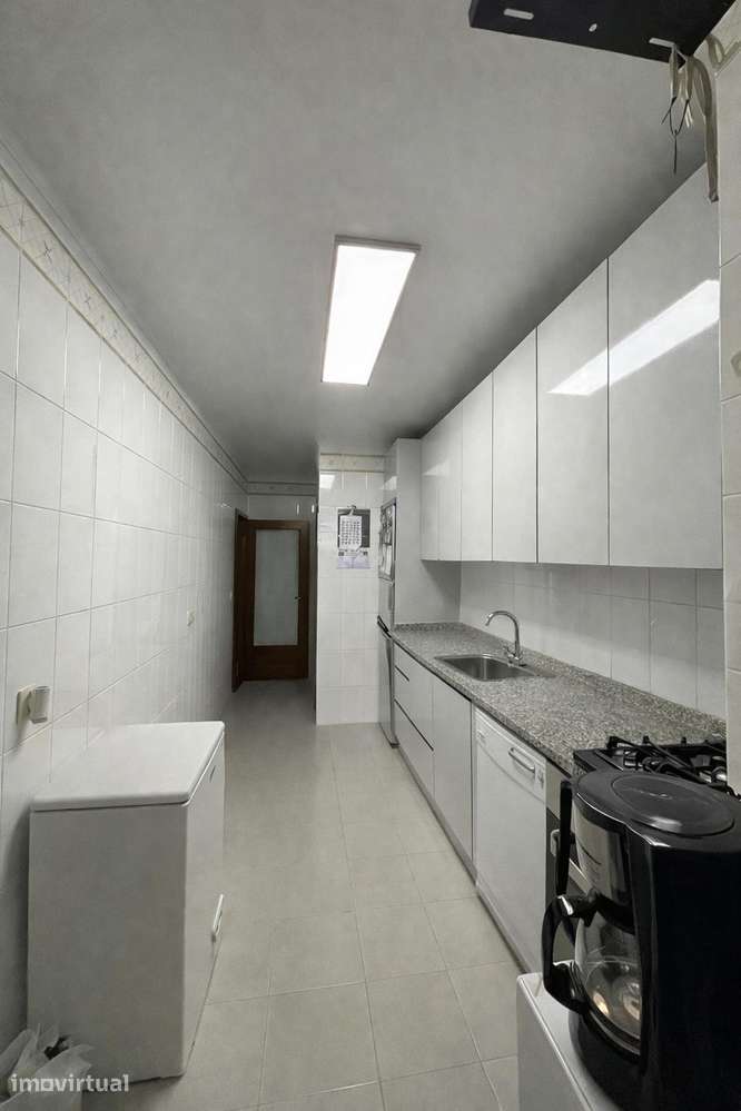 Apartamento T2 | Garagem 2 carros | Elevador | São Cosme | RESERVADO - Grande imagem: 2/15