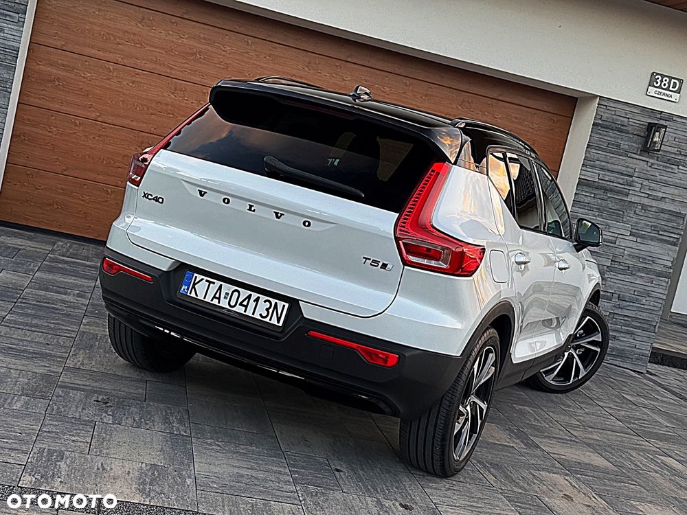 Volvo XC 40 T5 AWD R-Design - 3