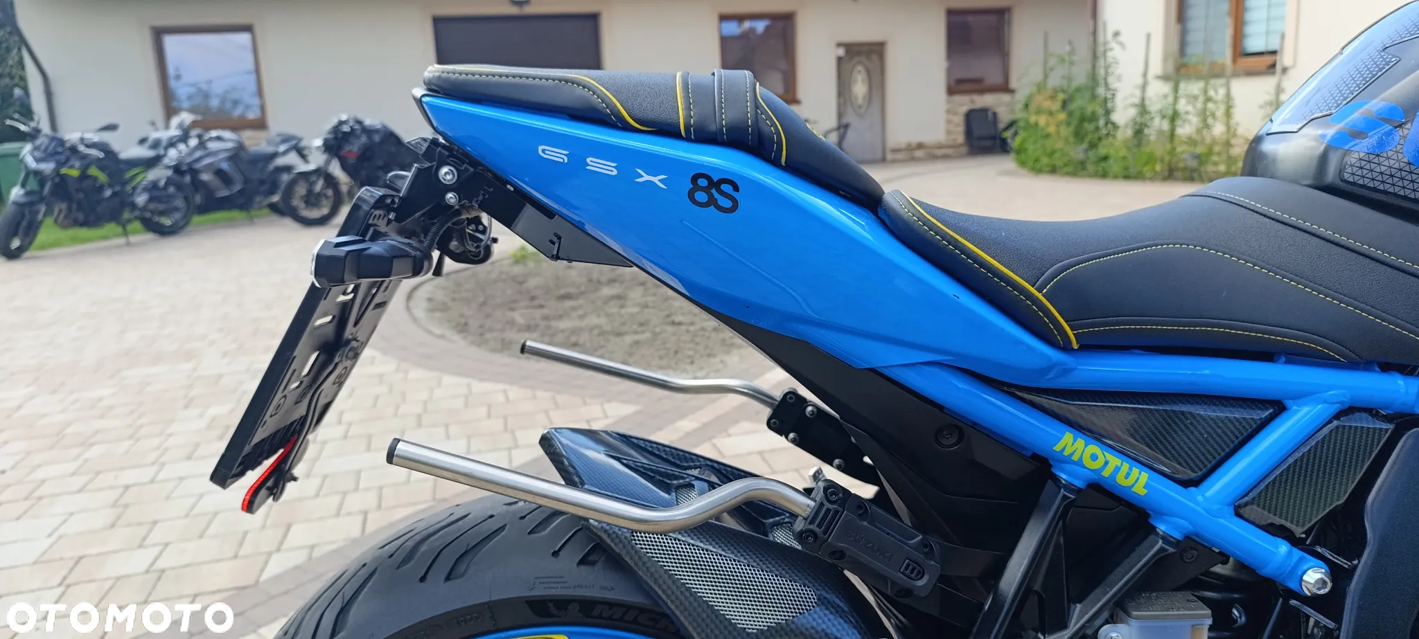 Suzuki GSX - 24