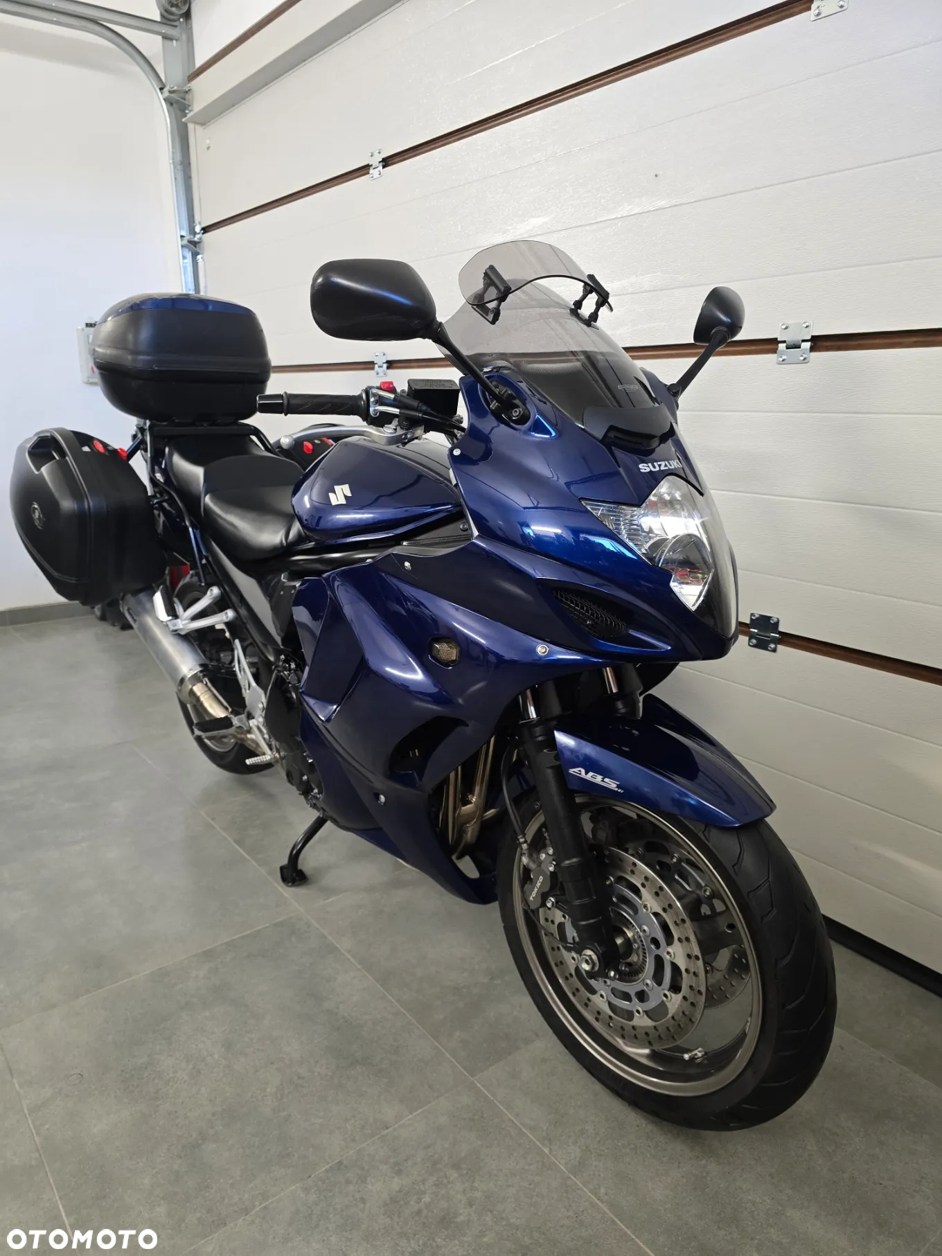 Suzuki GSX - 17