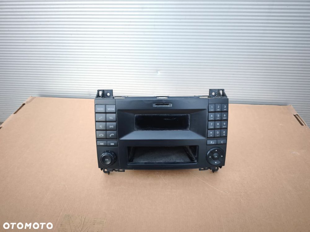 Radio Mercedes-Benz Sprinter w906 a9069000004 06-18r - 1