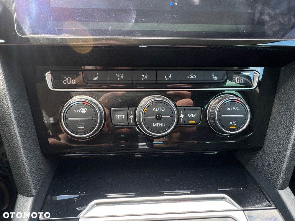 Volkswagen Passat - 17