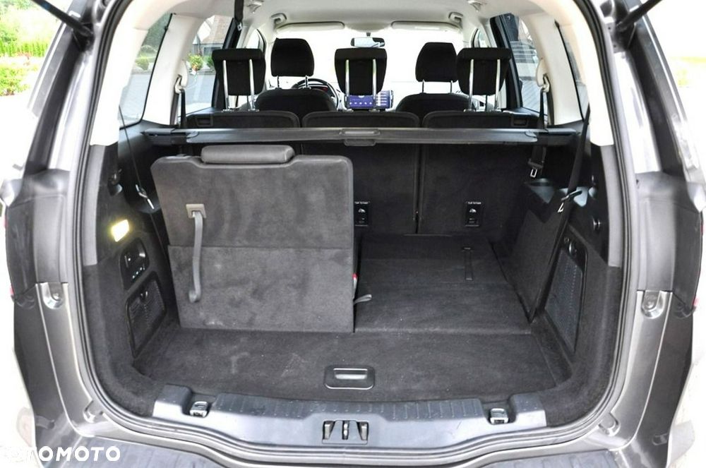 Ford Galaxy - 25