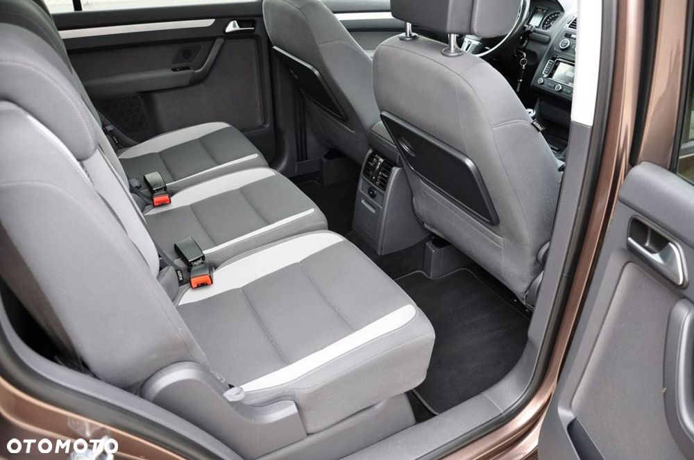 Volkswagen Touran - 26