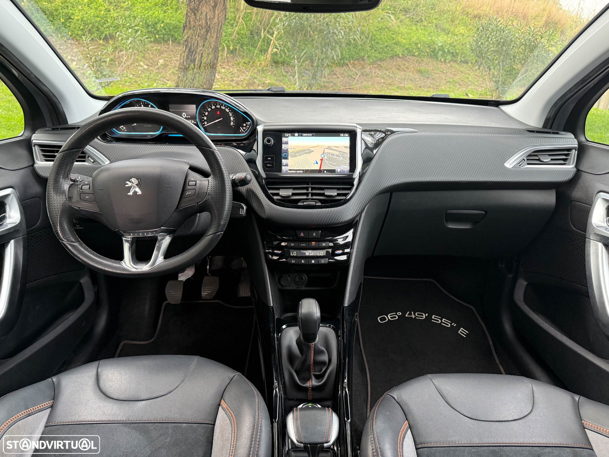Peugeot 2008 1.2 PureTech Allure - 5