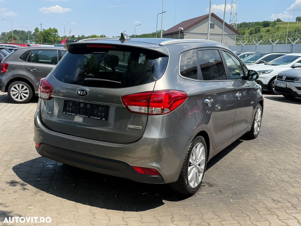 Kia Carens - 5