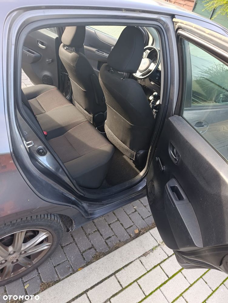 Toyota Yaris 2011 photo 5