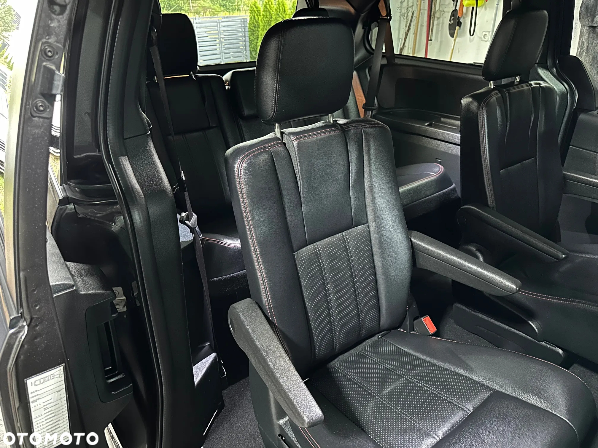 Dodge Grand Caravan 3.6 R/T - 11