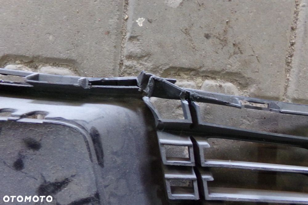 Citroen C5 III kratka atrapa zderzaka 9681052677 - 3