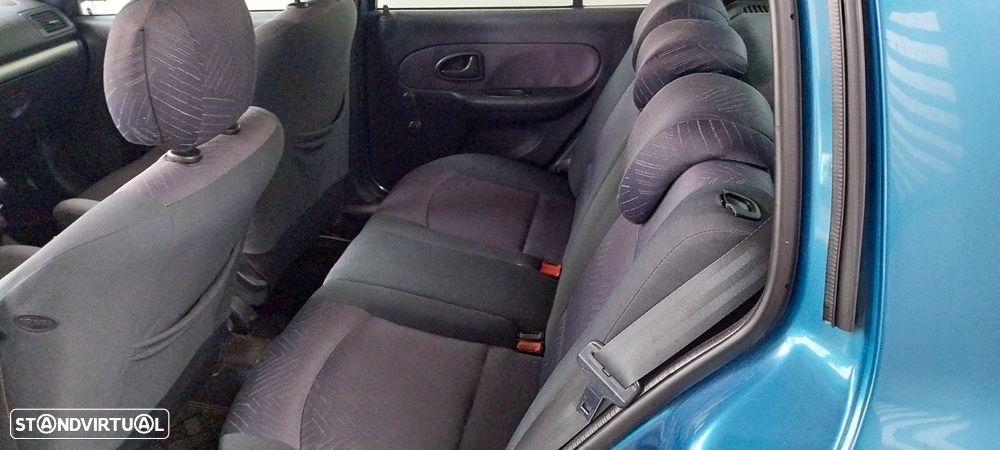 Renault Clio 1.5 dCi Authentique - 6