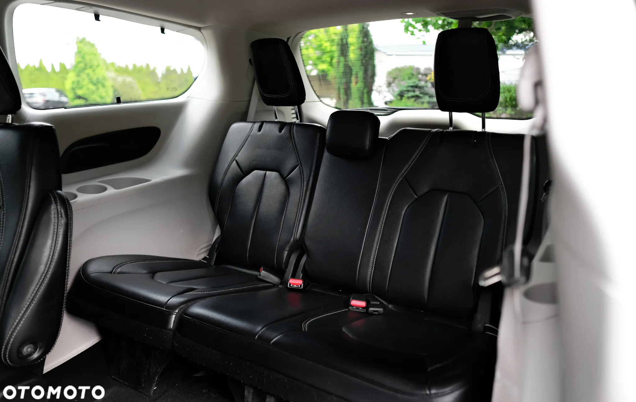 Chrysler Pacifica - 20