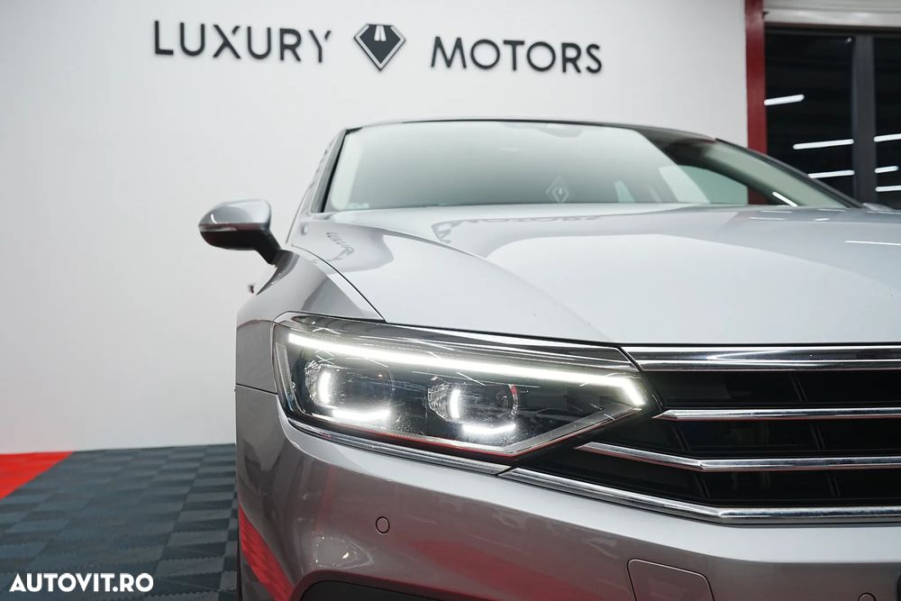 Volkswagen Passat 2.0 TDI DSG Highline - 19