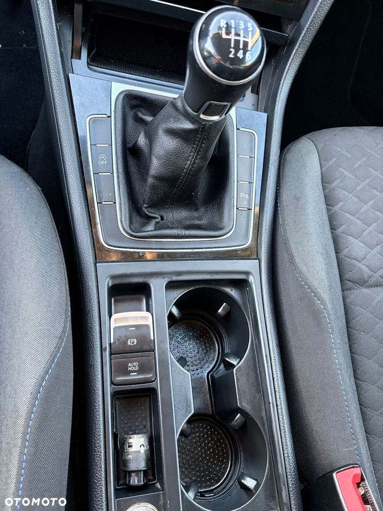 Volkswagen Golf - 14