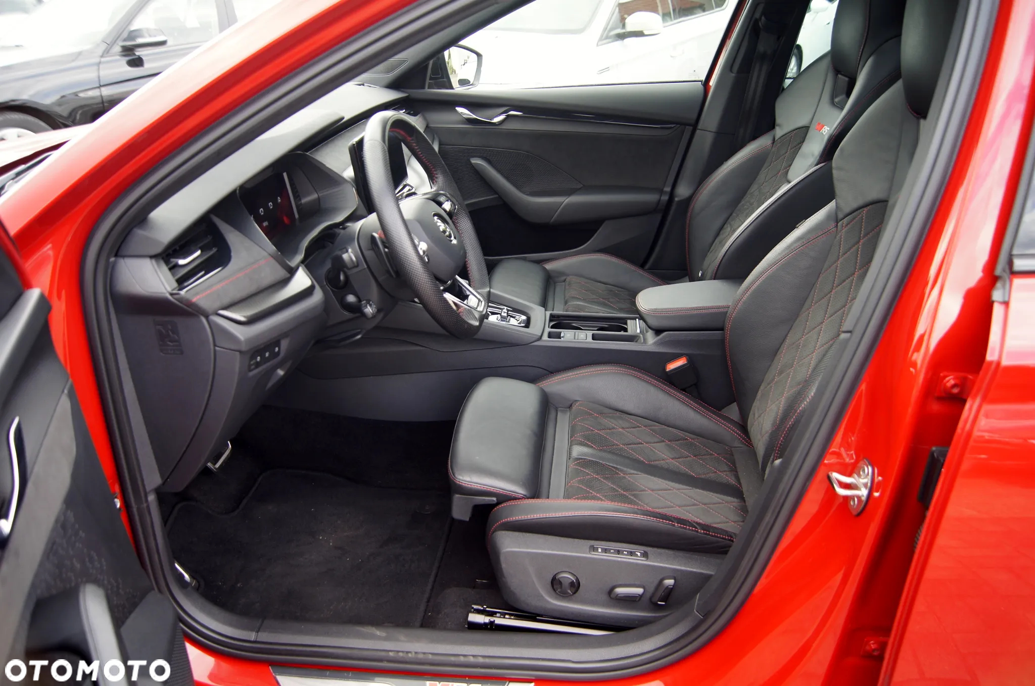 Skoda Octavia Combi 2.0 TSI DSG RS - 8