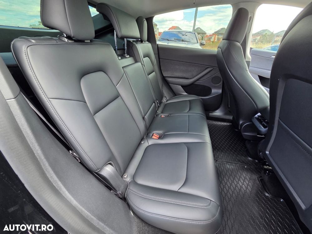 Tesla Model Y RWD - 10