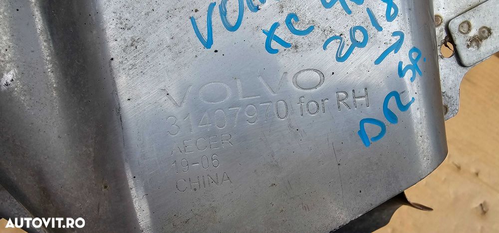 Tips / Ornament evacuare dreapta Volvo XC40 2018 2019 2020 2021 2022 - 3