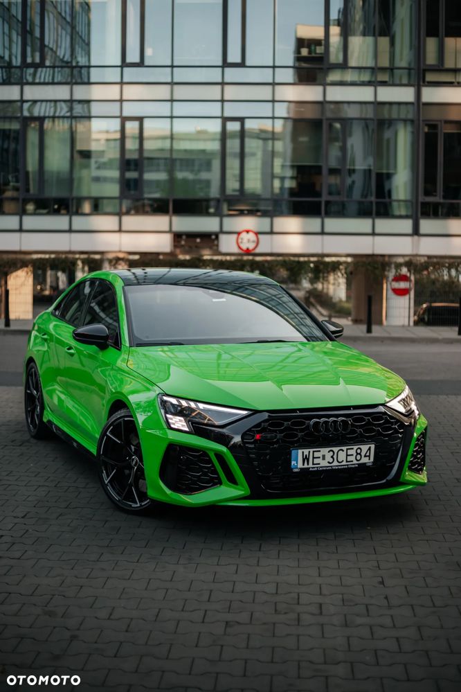 Audi RS3 Limousine - 1