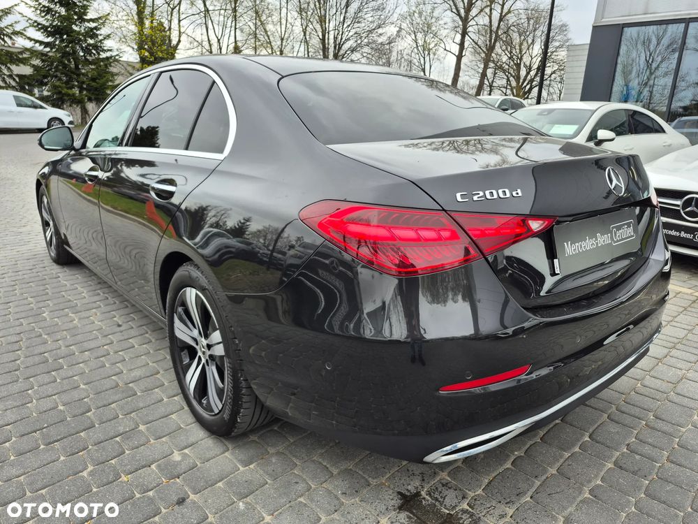 Mercedes-Benz Klasa C 200 d mHEV - 11