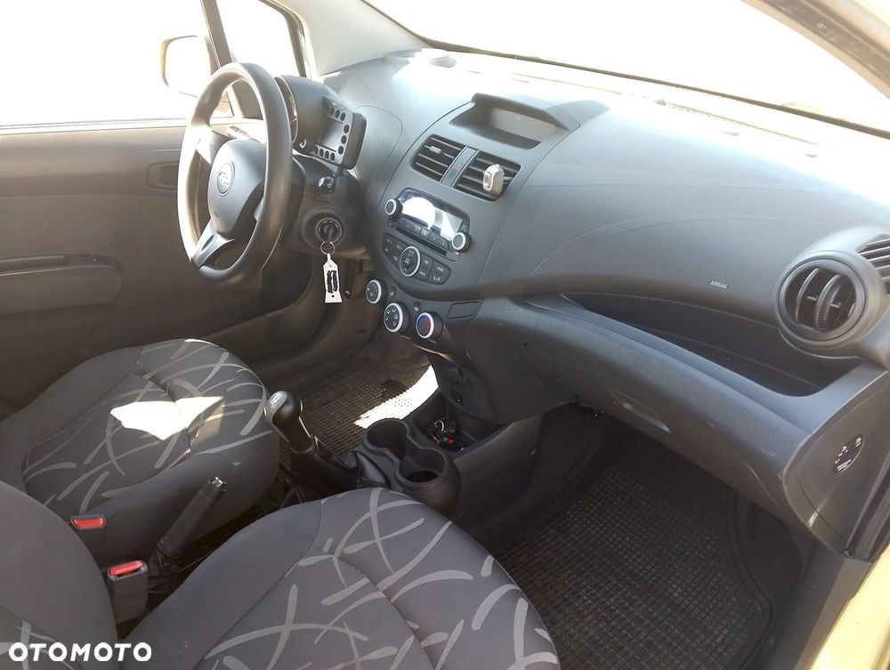 Chevrolet Spark - 15