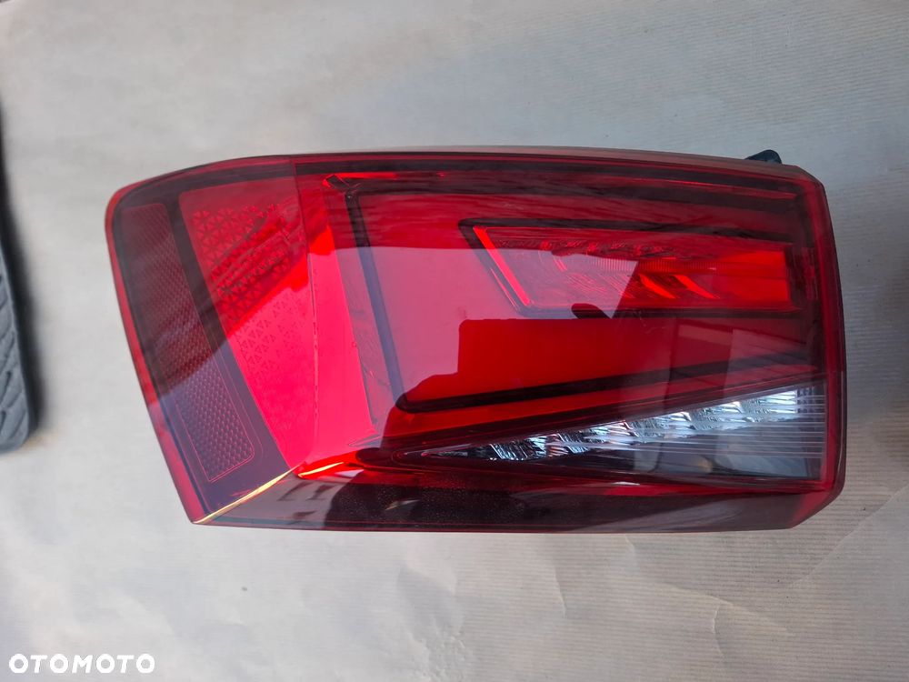 Seat ATECA LIFT 2023R LAMPA TYŁ TYLNA PRAWA LEWA W BŁOTNIK EUROPA - 2