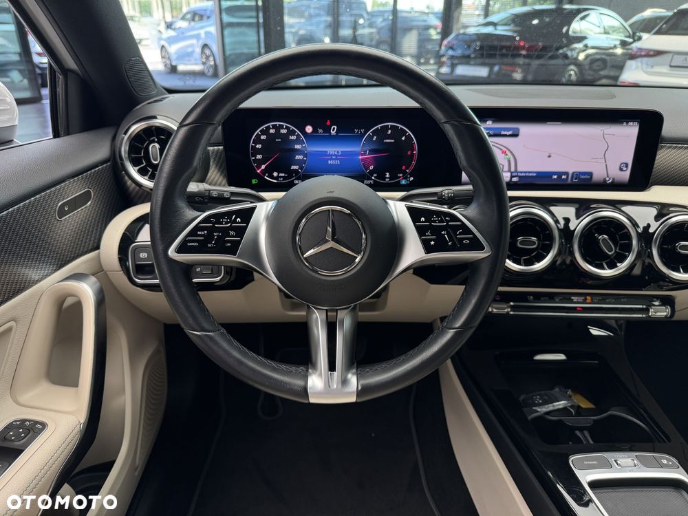 Mercedes-Benz Klasa A 200 d Progressive 8G-DCT - 17