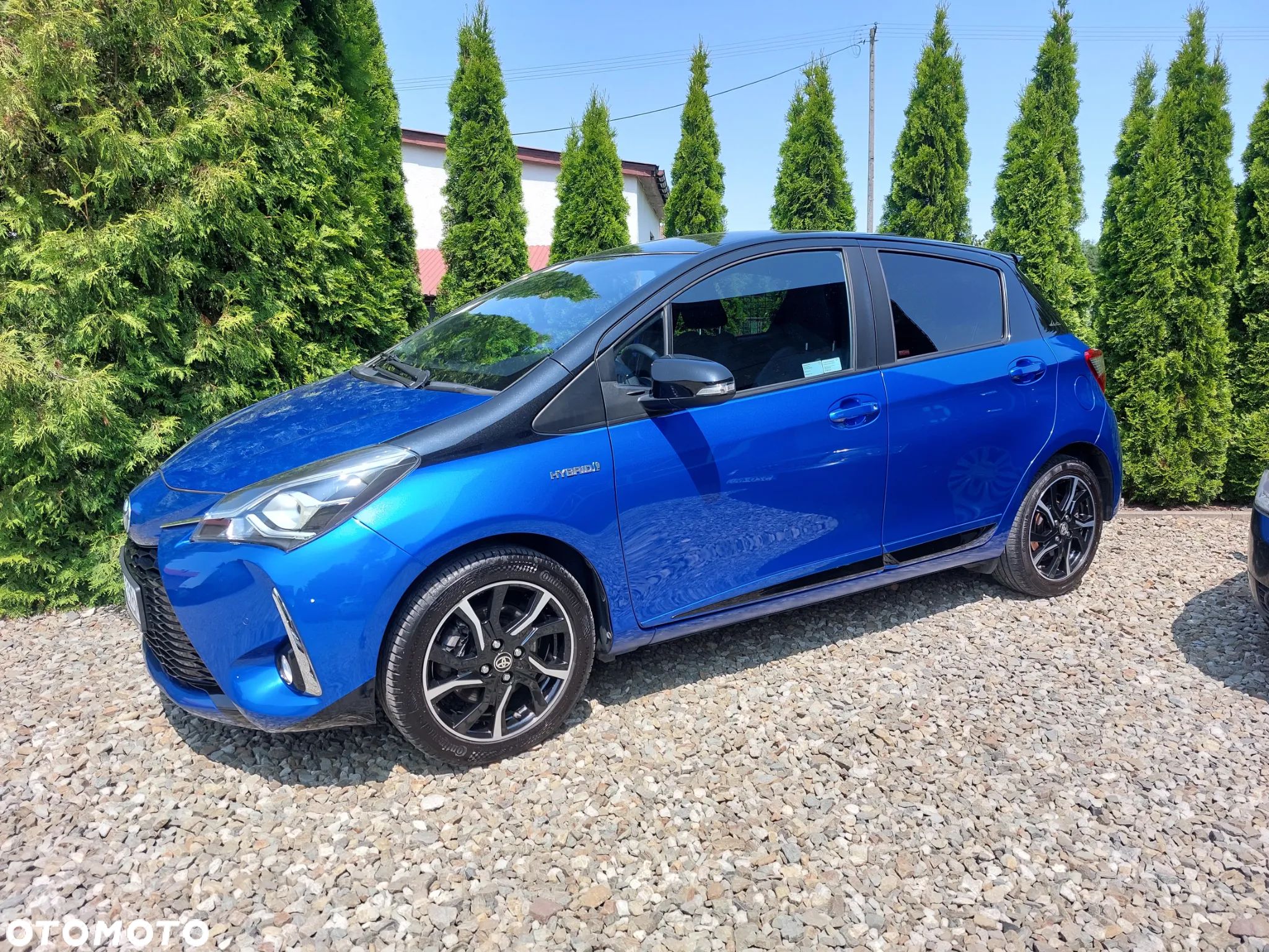 Toyota Yaris Hybrid 100 Selection - 1