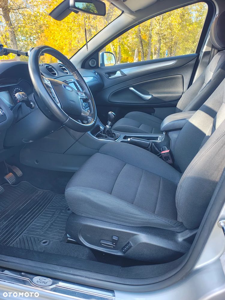 Ford Mondeo - 20